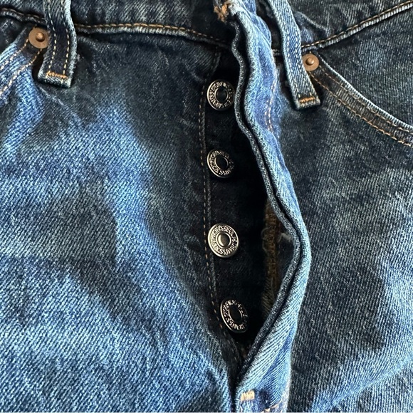 Levi’s women’s denim jean shorts - Picture 3 of 9